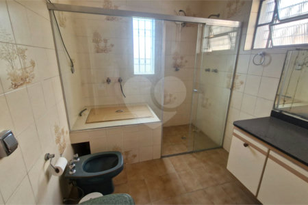 Sobrado à venda com 3 quartos, sendo 1 suíte, em Cidade São Francisco, São Paulo, SP