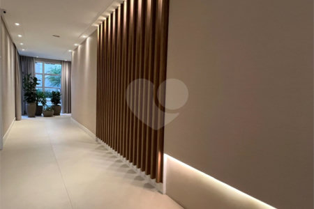 Apartamento à venda com 3 suítes em Campo Belo, São Paulo, SP