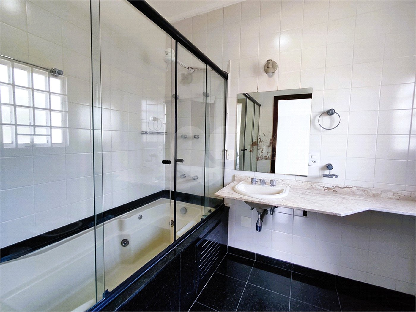 Casa à venda com 3 suítes no condomínio Residencial Jardim Itatinga, São Paulo - SP