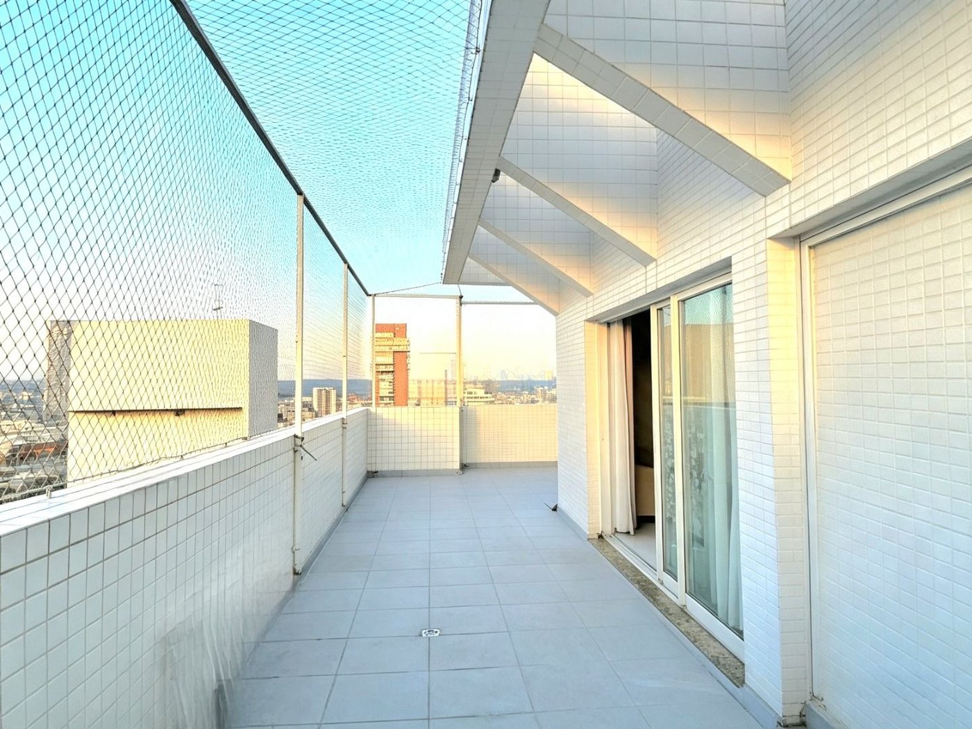 Cobertura com 2 dormitórios à venda, 183 m² por R$ 2.215.000,00 - Gonzaga - Santos/SP