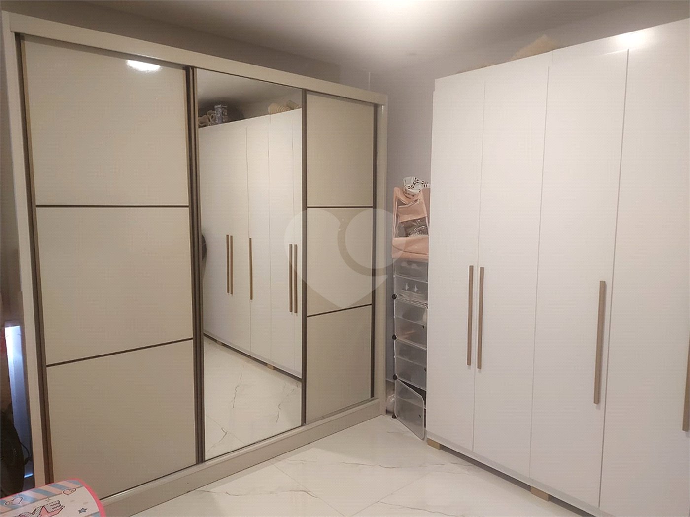 Casa à venda com 4 quartos, sendo 3 suítes, em Ogiva, Cabo Frio, RJ