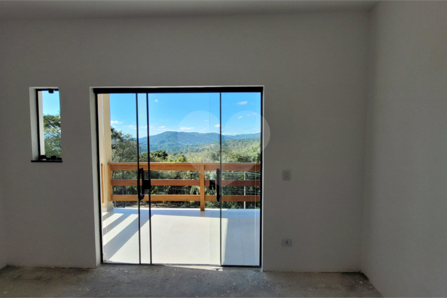 Casa à venda com 4 suítes no condomínio Sausalito, Mairiporã - SP