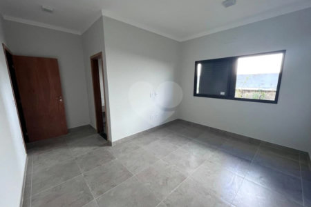 Casa à venda com 4 suítes no condomínio Village Saint Charbel, Araçoiaba da Serra - SP