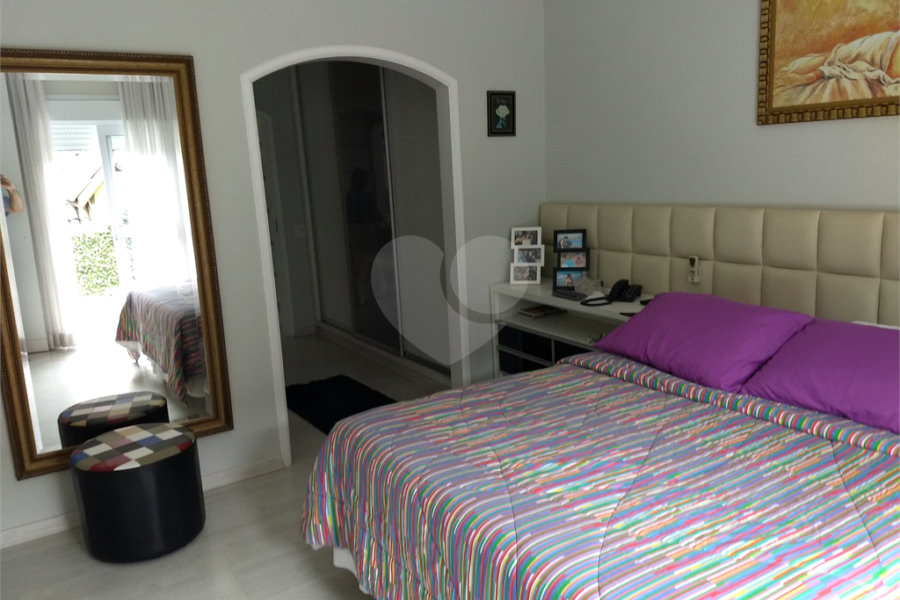 Casa Térrea à venda ou para alugar com 4 suítes em Horto, São Paulo, SP