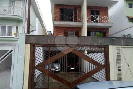 Sobrado à venda com 4 quartos, sendo 2 suítes, em Bosque da Saúde, São Paulo, SP