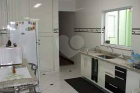 Sobrado à venda com 4 quartos, sendo 1 suíte, em Santa Teresinha, São Paulo, SP