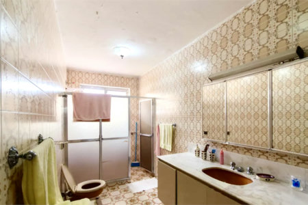 Sobrado à venda com 5 quartos, sendo 1 suíte, em Vila Monumento, São Paulo, SP