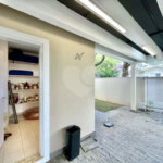 Casa em condomínio Impecável, 4 dorms / 2 suítes, varanda gourmet, piscina, 3 lareiras