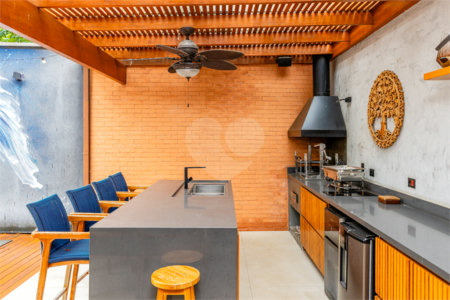 Casa à venda com 4 suítes no condomínio Roma, São Paulo - SP