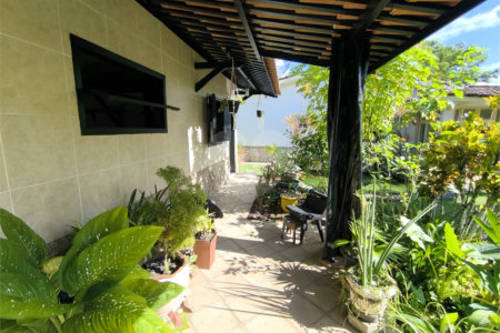 Casa à venda com 4 quartos, sendo 2 suítes, no Centro, Santa Cruz Cabrália, BA