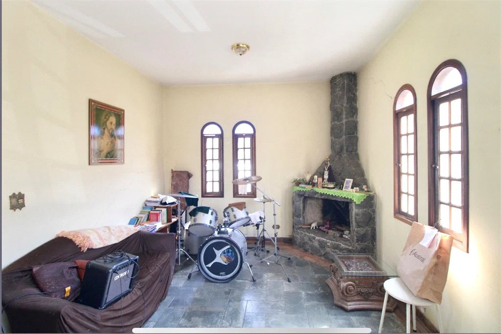 Casa à venda com 4 quartos, sendo 2 suítes, em Jardim Santa Helena, São Paulo, SP