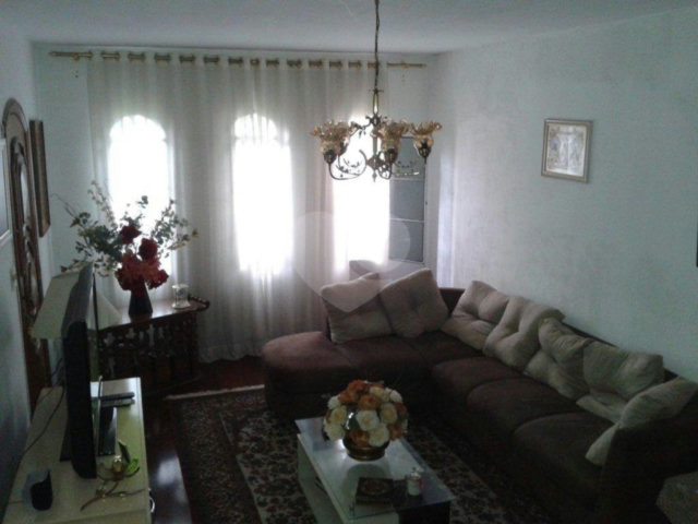 Sobrado à venda com 5 quartos, sendo 1 suíte,  em Vila Mazzei, São Paulo, SP