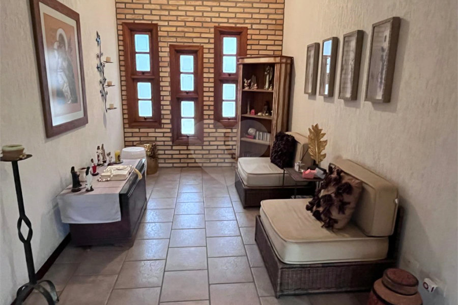 Casa à venda com 4 quartos, sendo 2 suítes, no condomínio Jornalista Américo Ariza, São Paulo - SP
