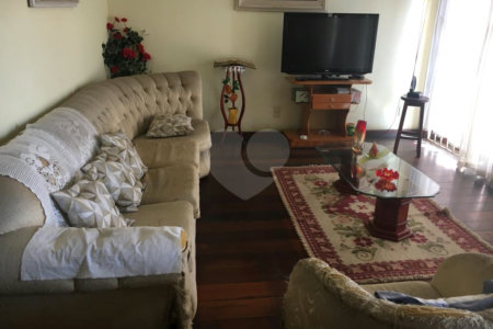 Casa à venda com 1 quarto, sendo 2 suítes, no Centro, Itaguaí, RJ