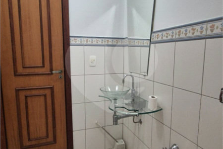 Casa para alugar com 3 quartos, sendo 1 suíte, no condomínio Recanto dos Paturis, Vinhedo - SP