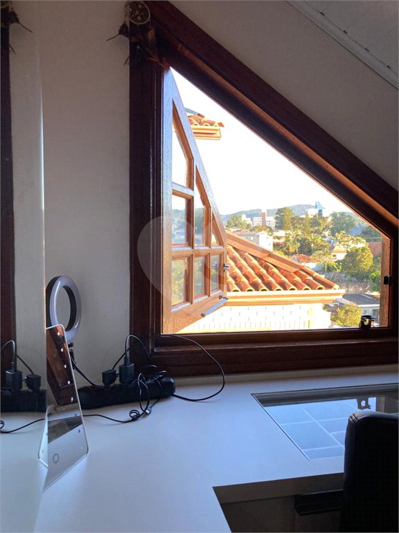 Casa à venda com 3 quartos, sendo 1 suíte, no condomínio Barbará II, São Paulo - SP