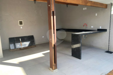 Casa à venda com 3 suítes em Aruã, Mogi das Cruzes, SP