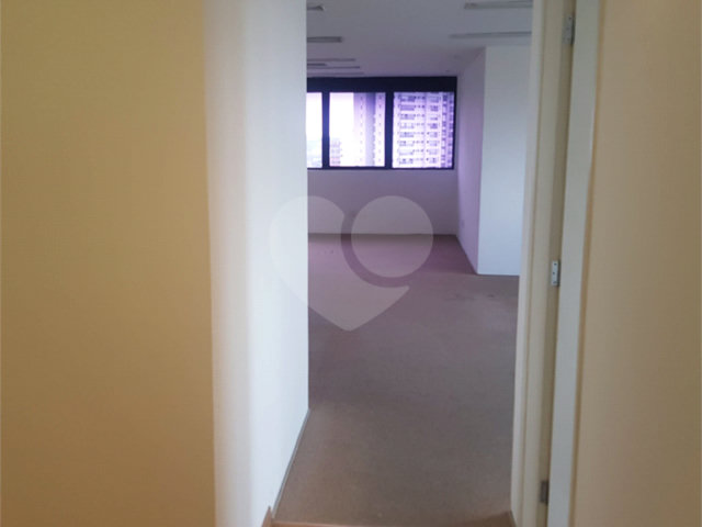 Sala à venda em Alto da Boa Vista, São Paulo, SP