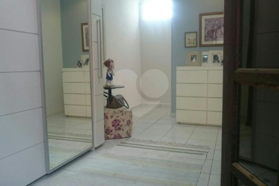 Sobrado à venda com 3 quartos, sendo 2 suítes, em Artur Alvim, São Paulo, SP