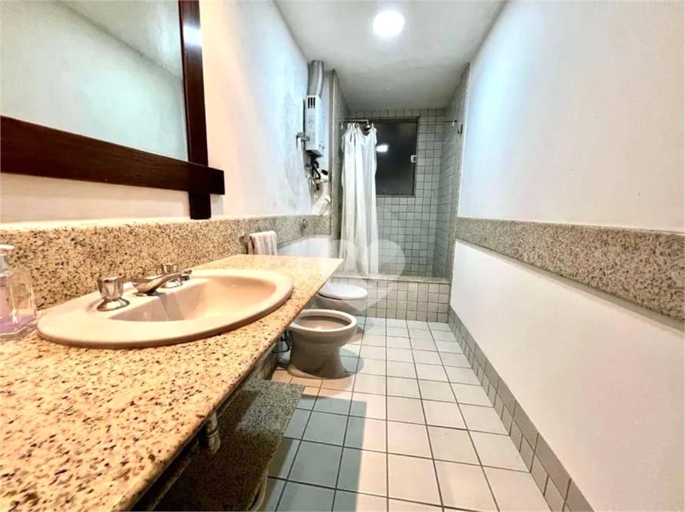 Apartamento à venda com 3 quartos, sendo 1 suíte,  em Lagoa, Rio de Janeiro, RJ