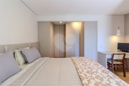 Apartamento à venda com 3 suítes em Vila Ipojuca, São Paulo, SP