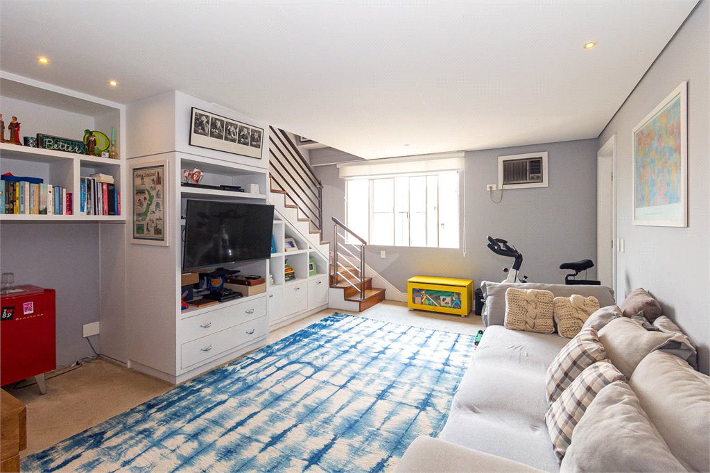 Cobertura à venda com 3 quartos, sendo 2 suítes,  em Pinheiros, São Paulo, SP