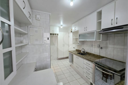 Apartamento à venda com 3 quartos, sendo 1 suíte,  em Indianópolis, São Paulo, SP