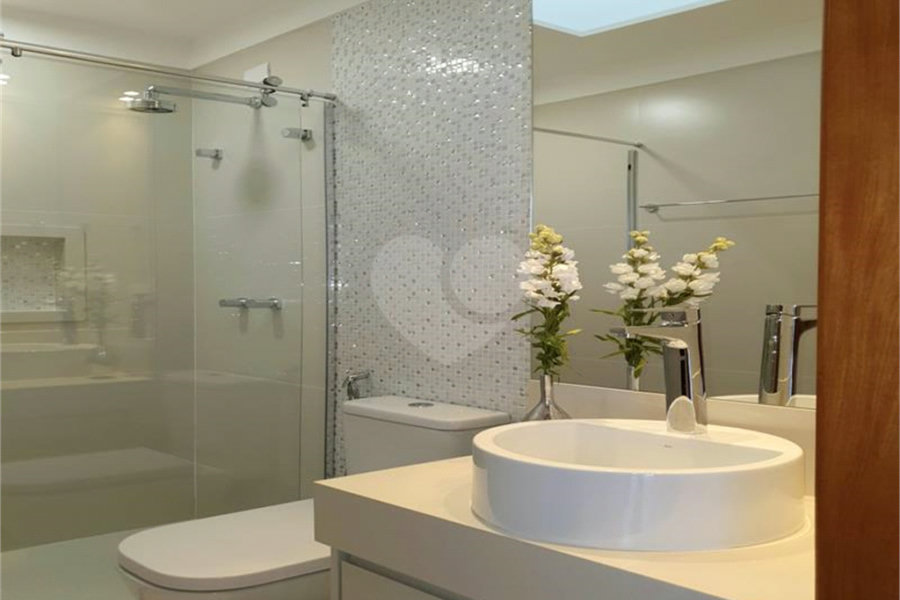 Casa à venda com 5 suítes no condomínio Residencial Villagio, Americana - SP