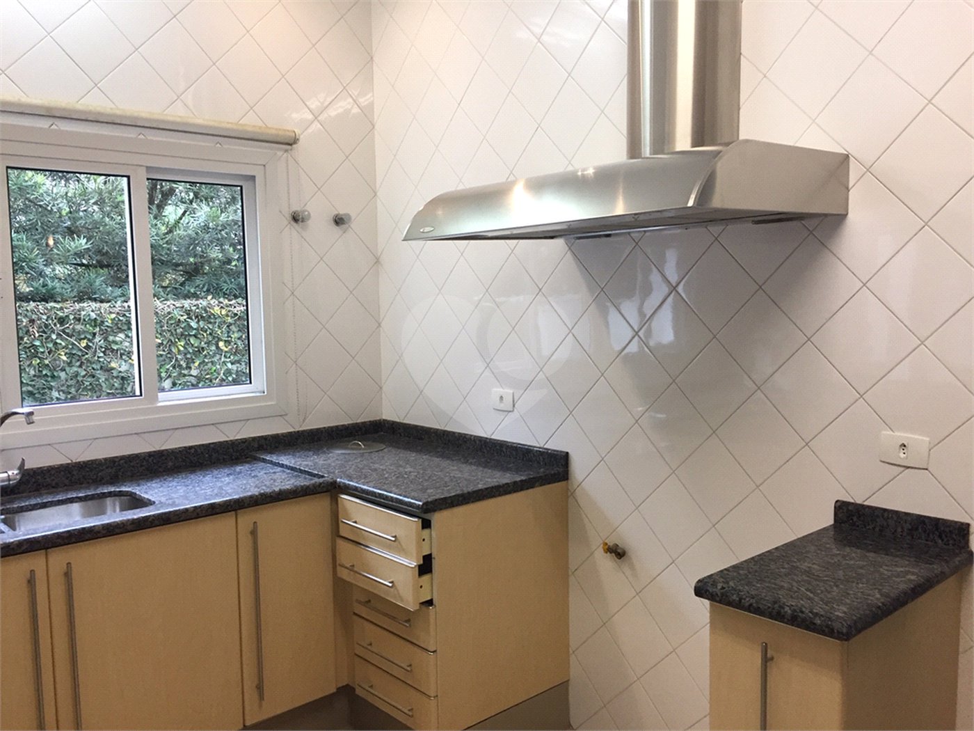 Casa à venda com 4 quartos, sendo 2 suítes, no condomínio Residencial Morumbi, São Paulo - SP