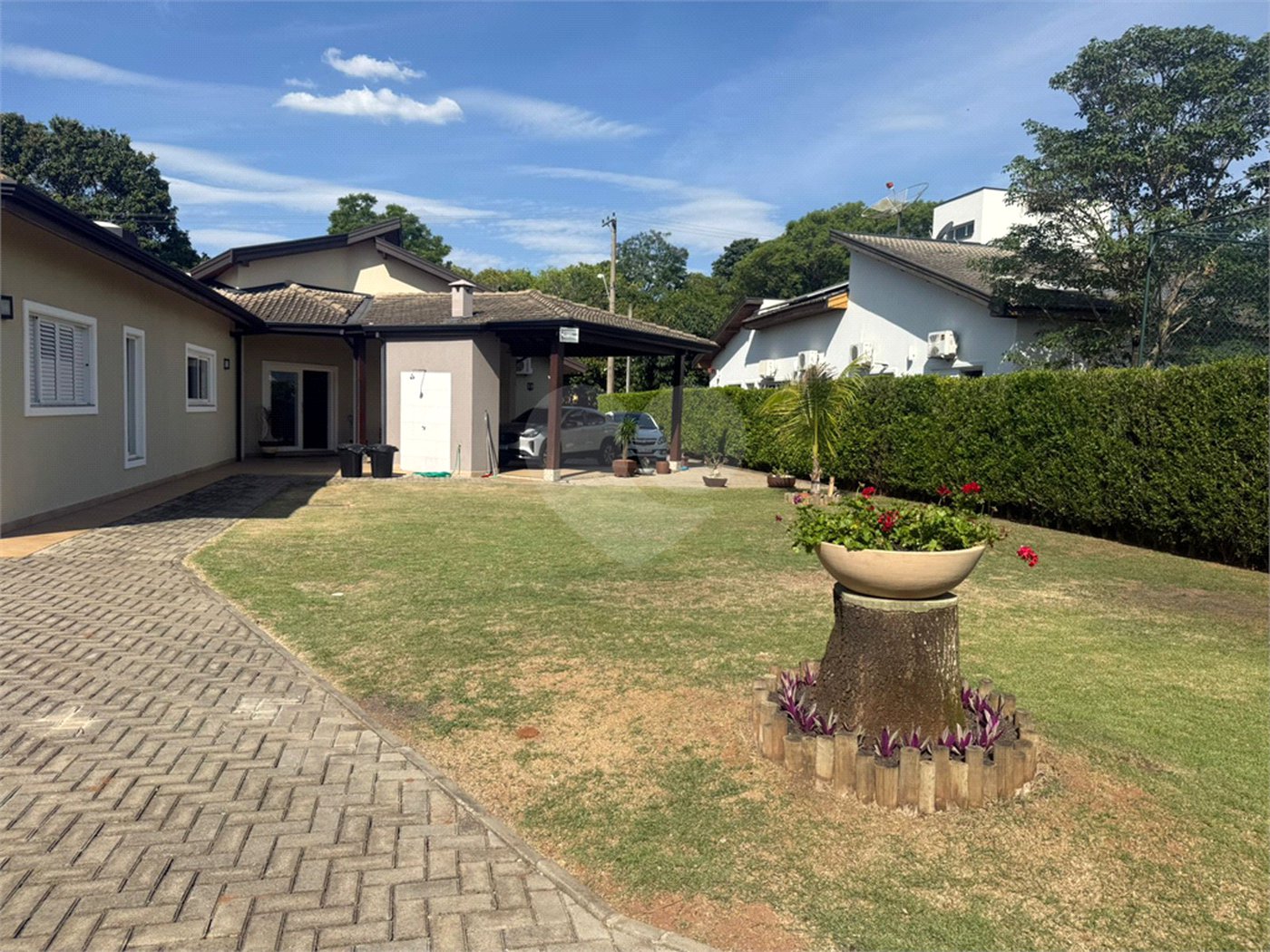 Casa à venda com 3 suítes no condomínio Terras de Mont Serrat, Salto - SP