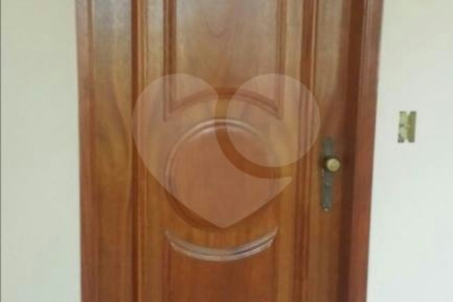 Sobrado à venda com 5 quartos, sendo 3 suítes, em Tremembé, São Paulo, SP