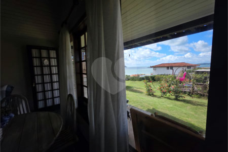 Casa em condomínio à venda com 2 quartos, sendo 1 suíte, em Praia Rasa, Armação dos Búzios, RJ