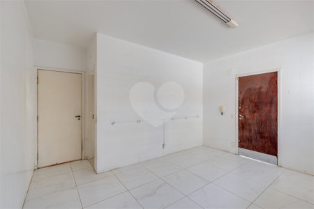 Sobrado à venda com 3 quartos, sendo 1 suíte, em Alto da Boa Vista, São Paulo, SP