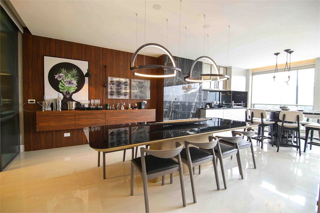 Apartamento à venda com 4 suítes em Real Parque, São Paulo, SP