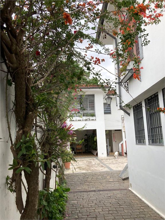 Sobrado à venda ou para alugar com 3 quartos, sendo 1 suíte,  em Parque Colonial, São Paulo, SP