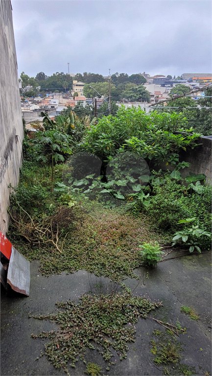 Sobrado à venda com 2 quartos em Cidade Líder, São Paulo, SP