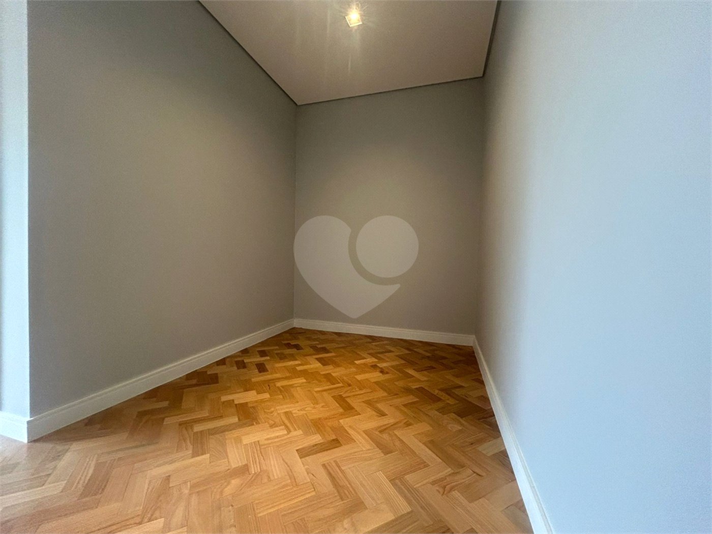 Casa à venda com 4 suítes no condomínio Residencial Chácara Ondina, Sorocaba - SP
