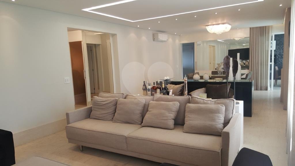Apartamento à venda ou para alugar com 3 suítes em Vila Olímpia, São Paulo, SP