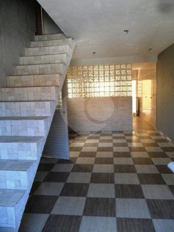Sobrado à venda com 3 quartos, sendo 1 suíte, em Parque Continental, Guarulhos, SP