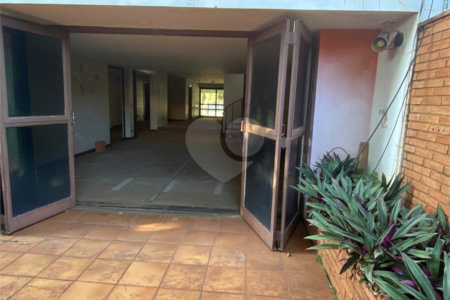 Casa para alugar com 4 quartos, sendo 2 suítes, no Centro, Araraquara, SP