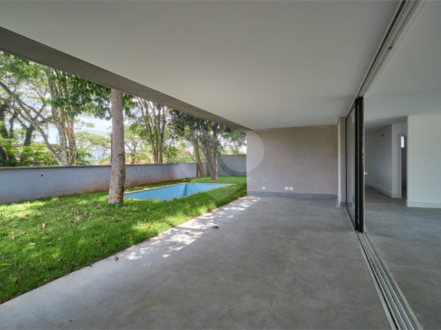 Casa à venda com 4 suítes no condomínio Liló, São Paulo - SP