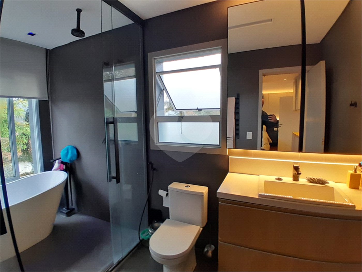 Casa à venda com 3 suítes no condomínio Suíça da Cantareira, Mairiporã - SP