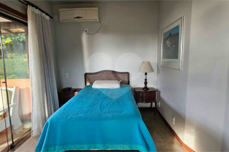 Casa à venda com 4 quartos, sendo 3 suítes, em João Fernandes, Armação dos Búzios, RJ