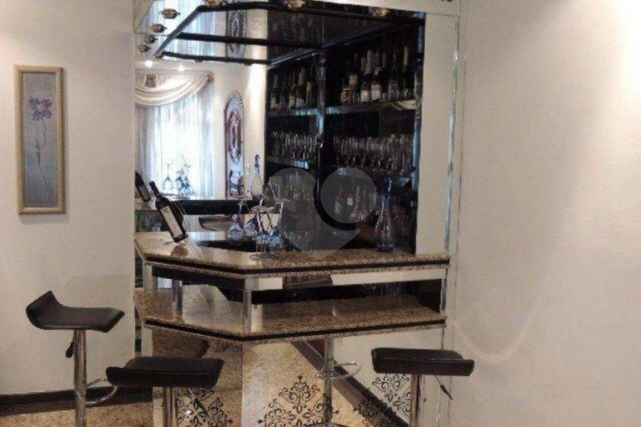 Casa à venda com 6 quartos, sendo 3 suítes, em Parque Novo Mundo, São Paulo, SP