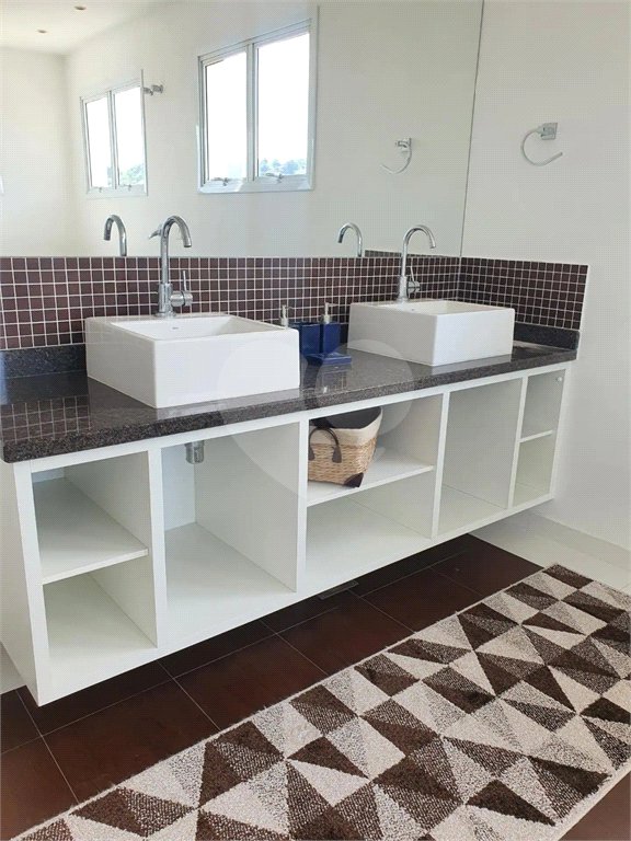 Casa à venda com 5 quartos, sendo 4 suítes, no condomínio Sol Vinhedo, Vinhedo - SP