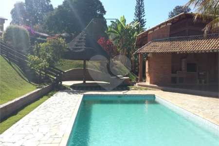 Casa à venda ou para alugar com 4 suítes no condomínio Residencial Vale das Laranjeiras, Indaiatuba - SP