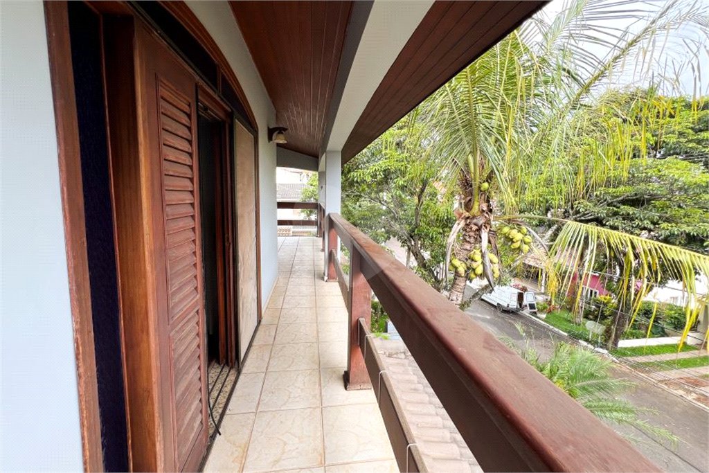 Casa à venda com 4 quartos, sendo 2 suítes,  no condomínio Villaggio Capriccio, Louveira - SP
