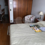 Casa à venda com 4 quartos, sendo 3 suítes, em Jardim das Vertentes, São Paulo, SP