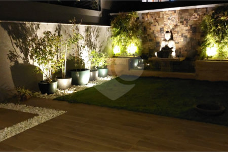 Casa à venda ou para alugar com 4 suítes no condomínio Figueira Garden, Atibaia - SP