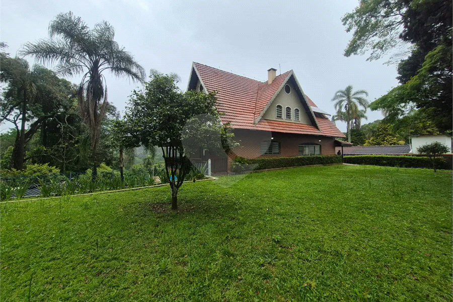 Sobrado à venda ou para alugar com 3 suítes em SERRA DA CANTAREIRA, Mairiporã, SP